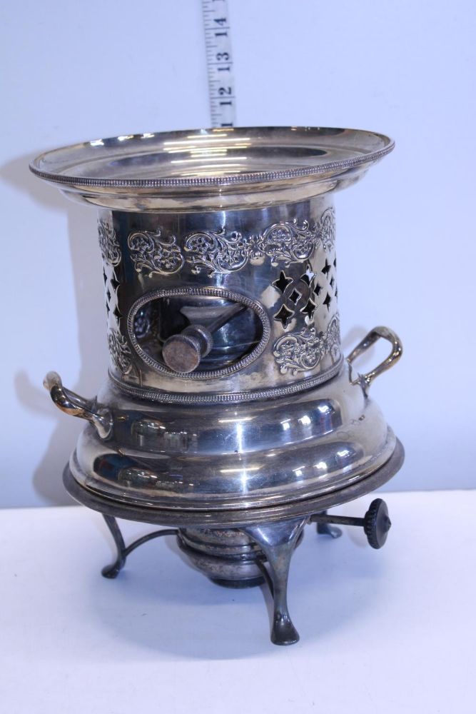 General sale to include : - Gold & Silver - Militaria - Antiques & Collectables - Vintage & Retro