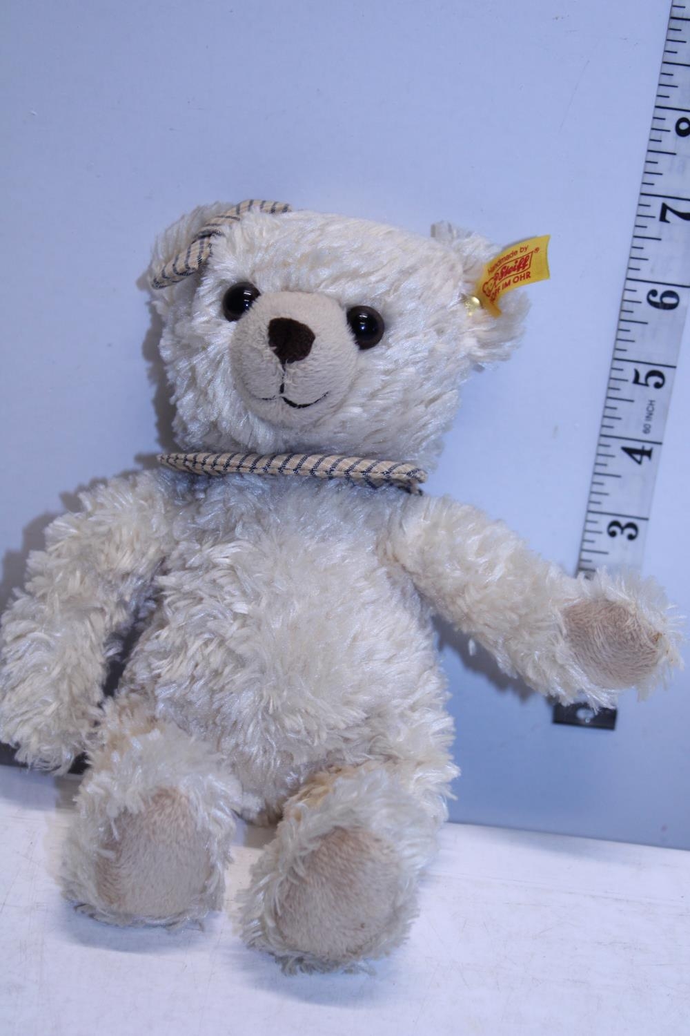 A small Steiff teddy bear called Clara A707266