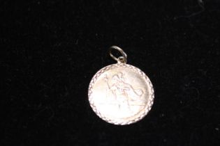 A 9ct gold St Christopher pendant 1.41g