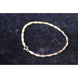 A 9ct gold bracelet 1.05g