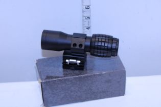 A magnifier scope