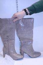 A new pair of ladies boots size 5