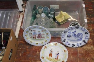A job lot of assorted vintage glassware and ceramics. Shipping unavailable