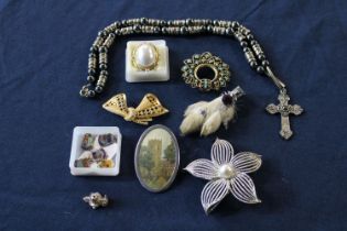 A selection of vintage costume jewellery