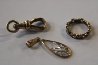 Three pieces of 9ct gold for scrap 3g