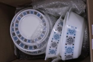 A job lot of mid-century glass bowls and plates Shipping unavailable