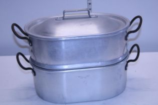 Two galvanised fish kettles. Shipping not available.