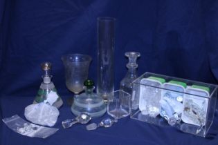 A selection of assorted vintage glassware items. Shipping unavailable