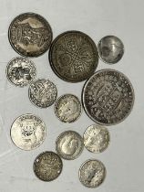 A selection of silver British coins 43.75g in total, including a Victorian half crown