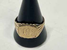 A 9ct gold signet ring size W 5.67g