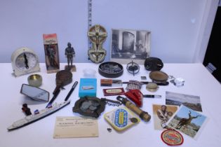 A job lot of assorted collectables