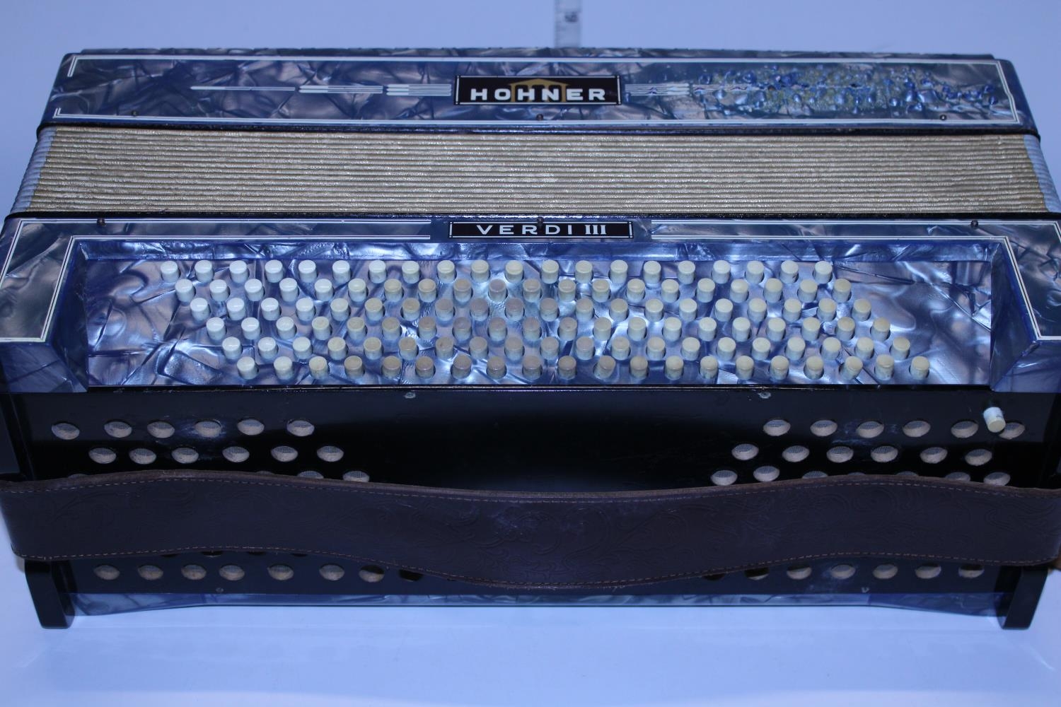 A vintage Hohner Verdi III accordion in case, shipping unavailable - Image 2 of 5