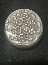 A 925 silver flower decorated pill pot