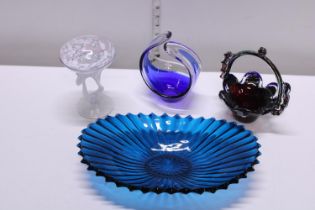 Four pieces of assorted art glass
