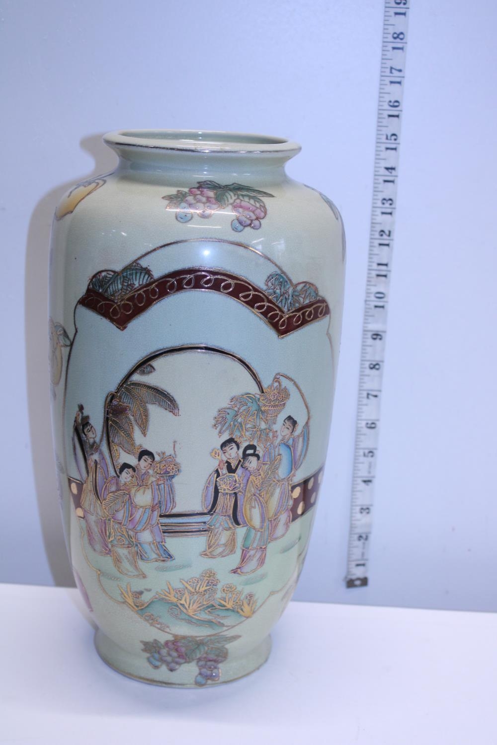 A large hand painted Satsuma vase h38cm