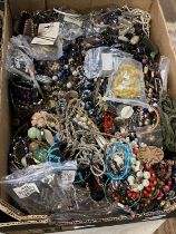 10kg of assorted costume jewellery
