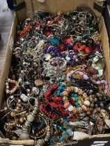 8kg of assorted costume jewellery