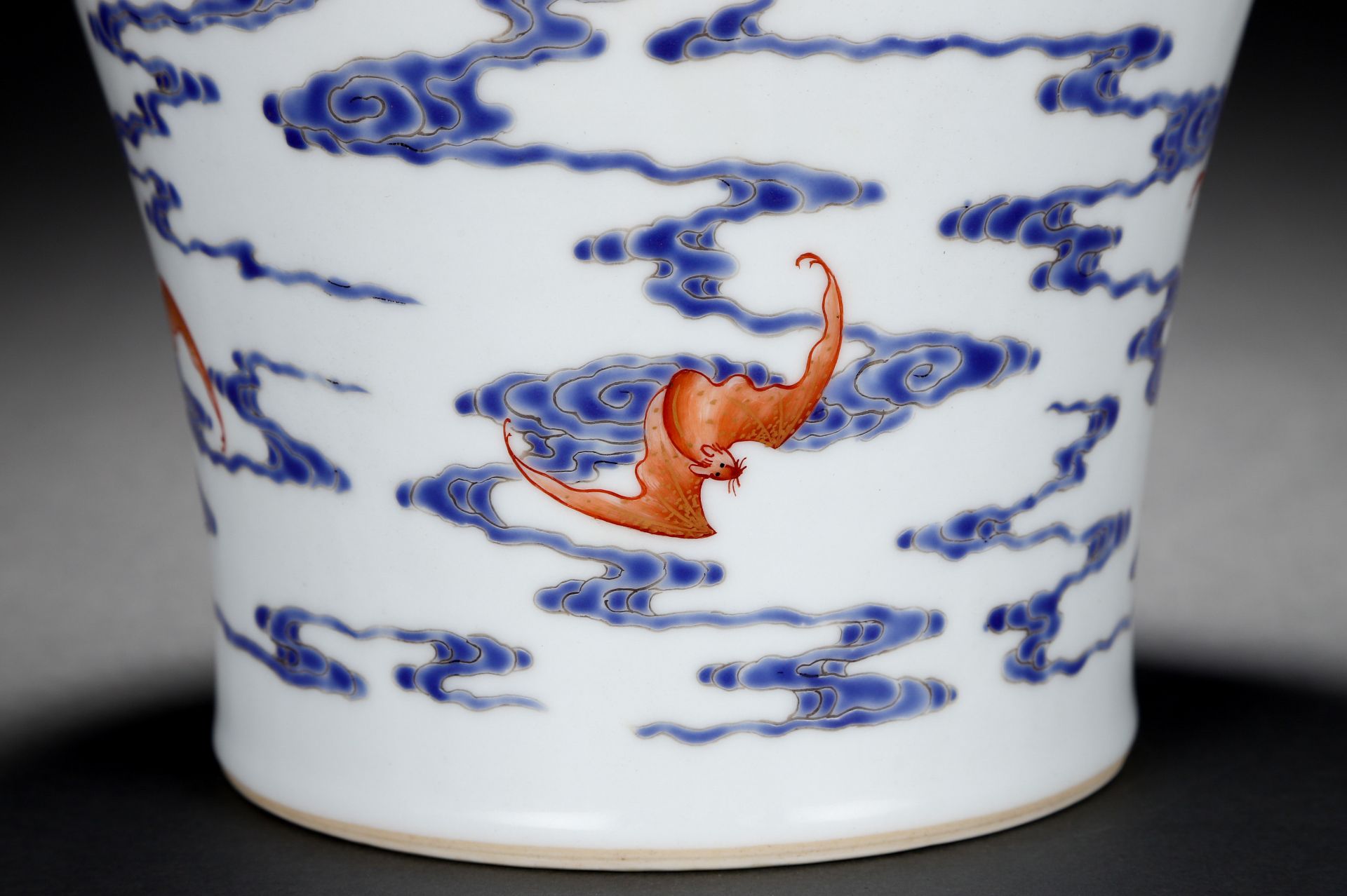 A Chinese Underglaze Blue and Iron Red Bats Vase Meiping - Image 6 of 9