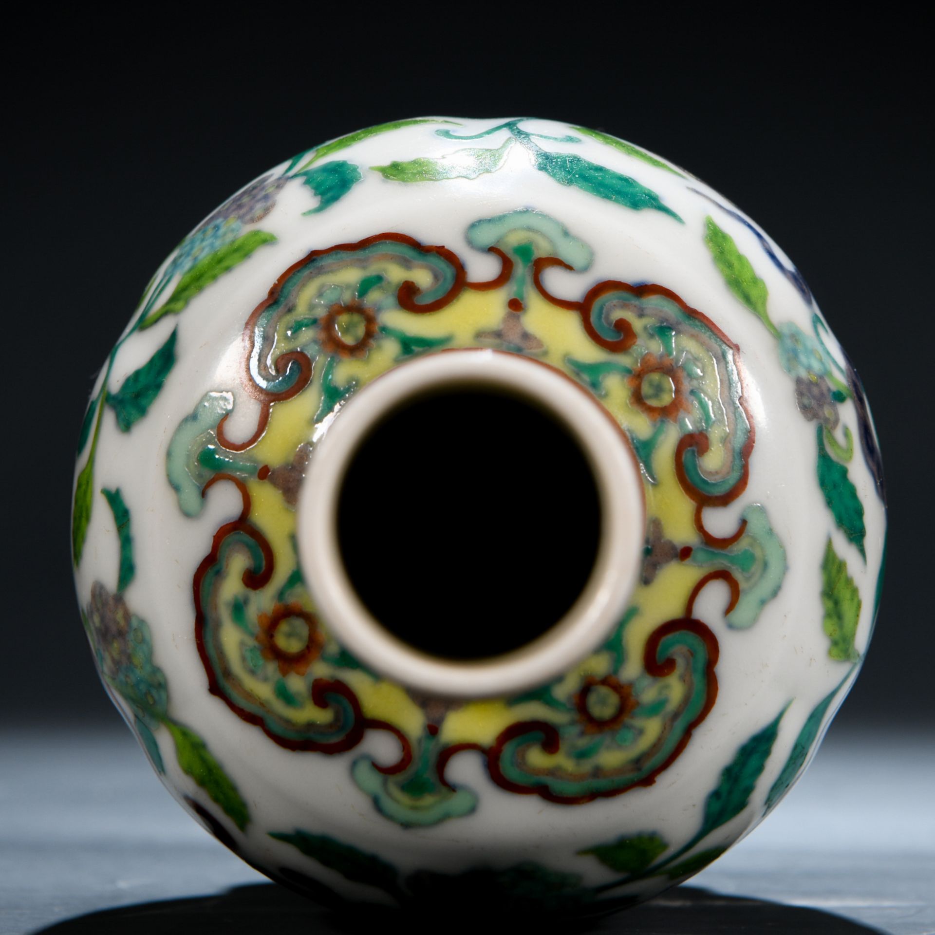 A Chinese Doucai Glaze Dragon Bottle Vase - Image 4 of 8