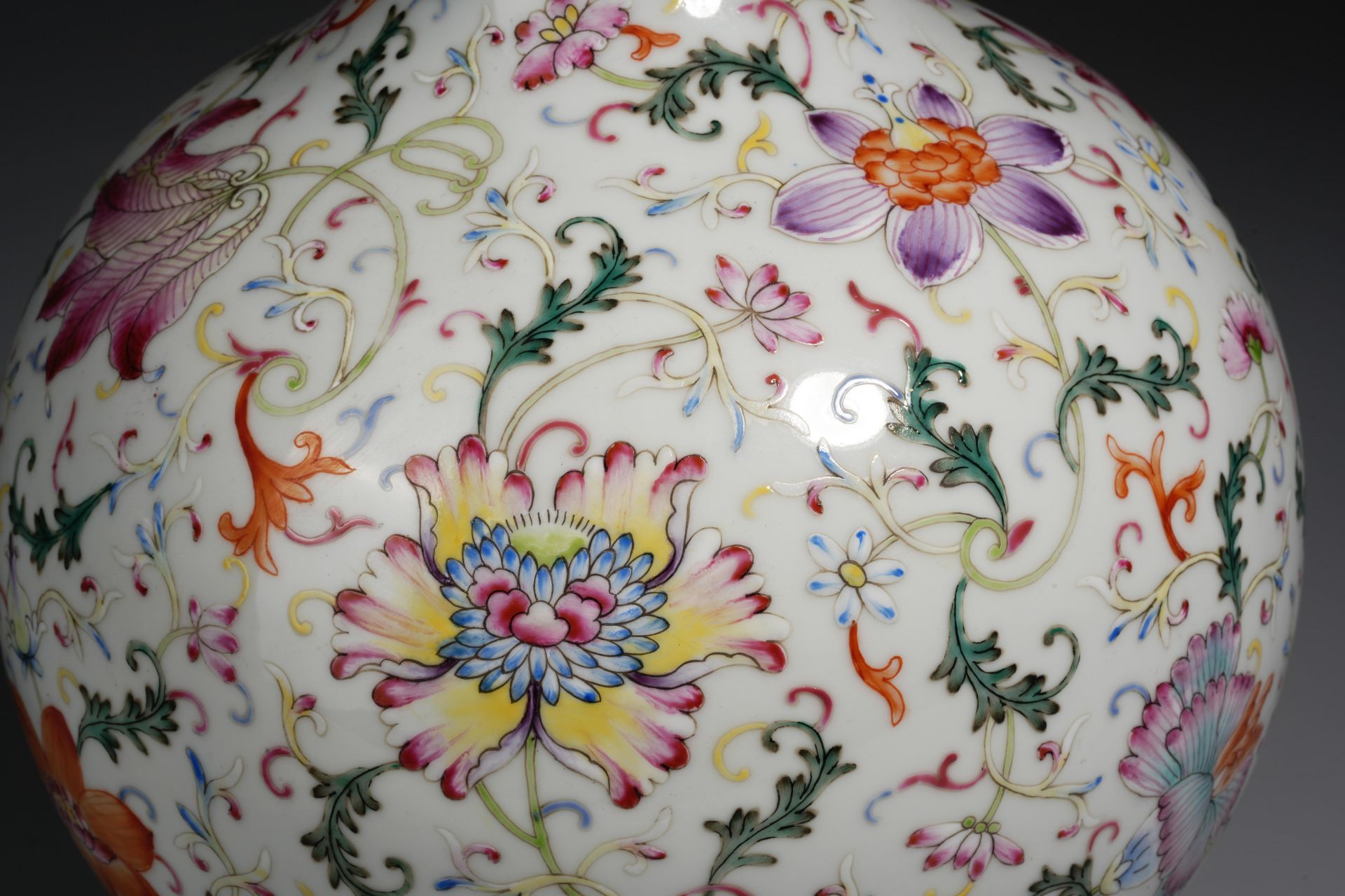 A Chinese Famille Rose Lotus Scrolls Globular Vase - Image 4 of 11