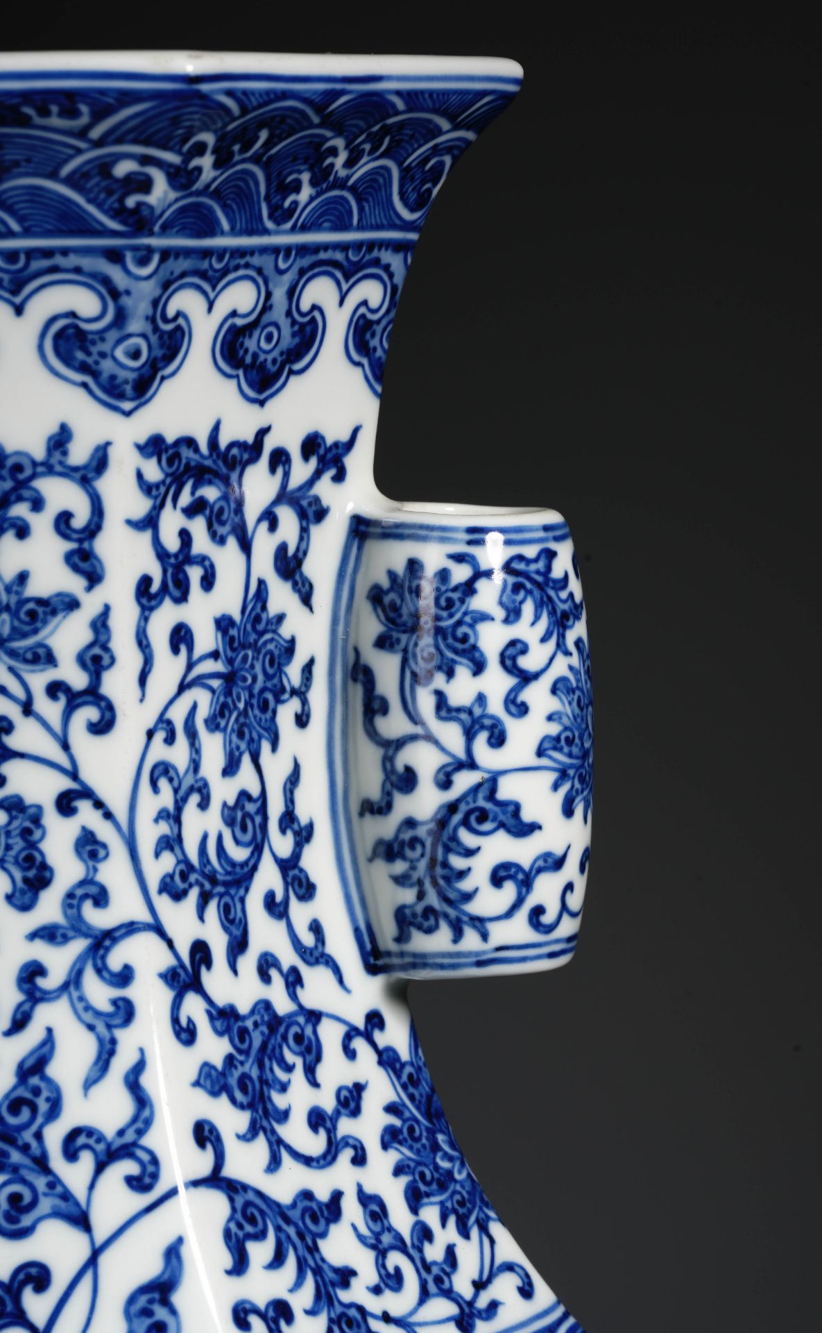 A Chinese Blue and White Dragons Zun Vase - Image 6 of 17