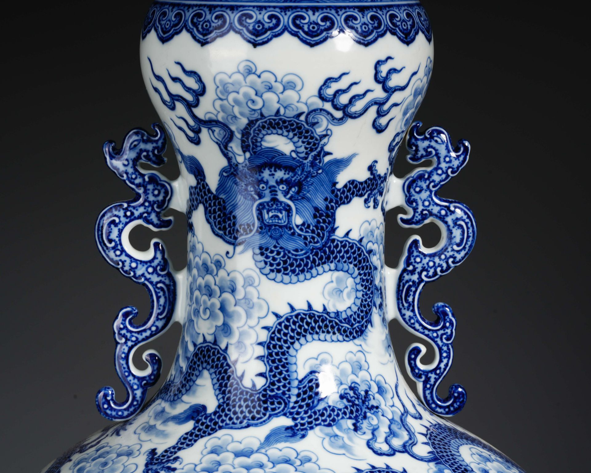 A Chinese Blue and White Dragons Zun Vase - Image 4 of 18