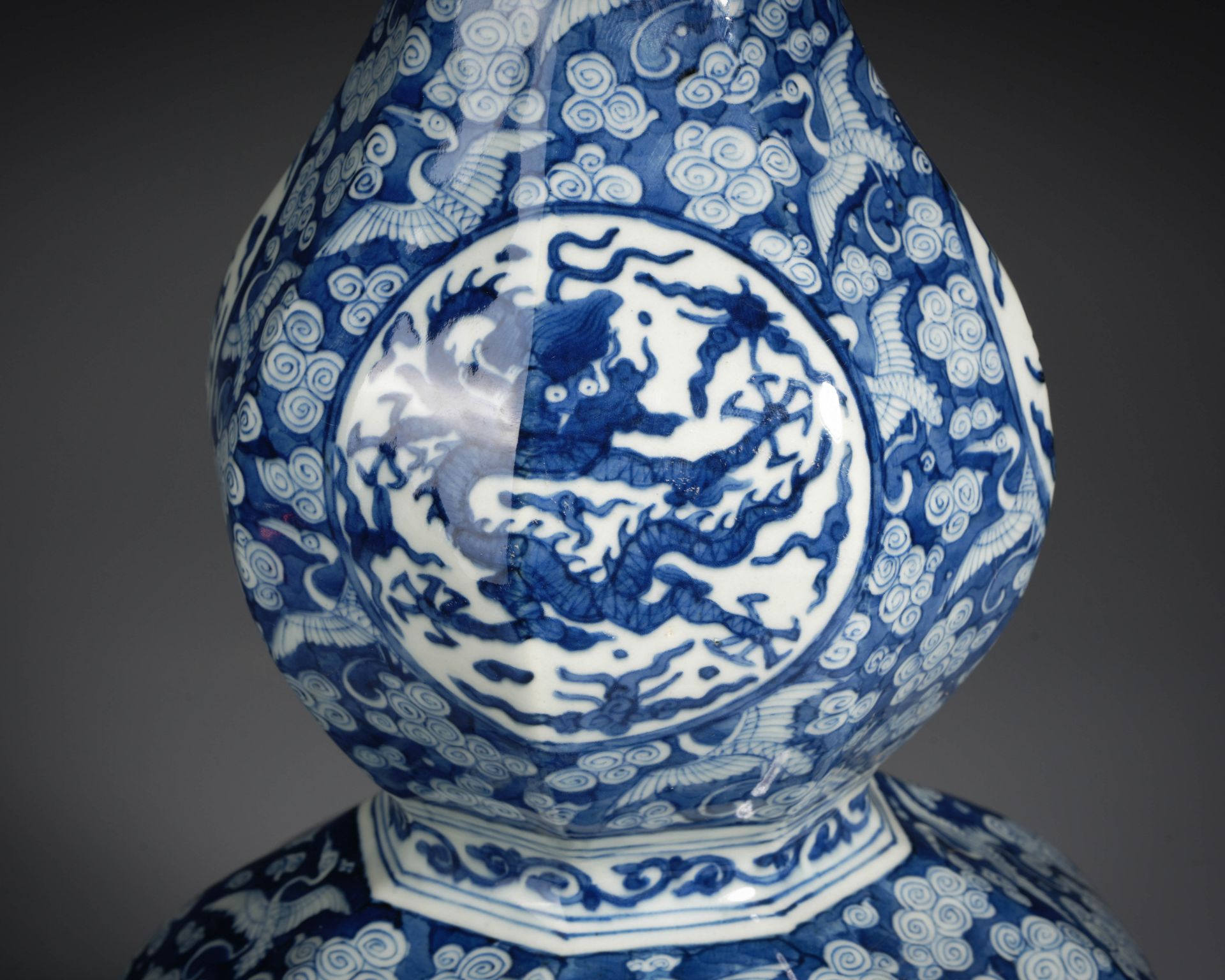 A Chinese Blue and White Dragons Double Gourds Vase - Image 3 of 12