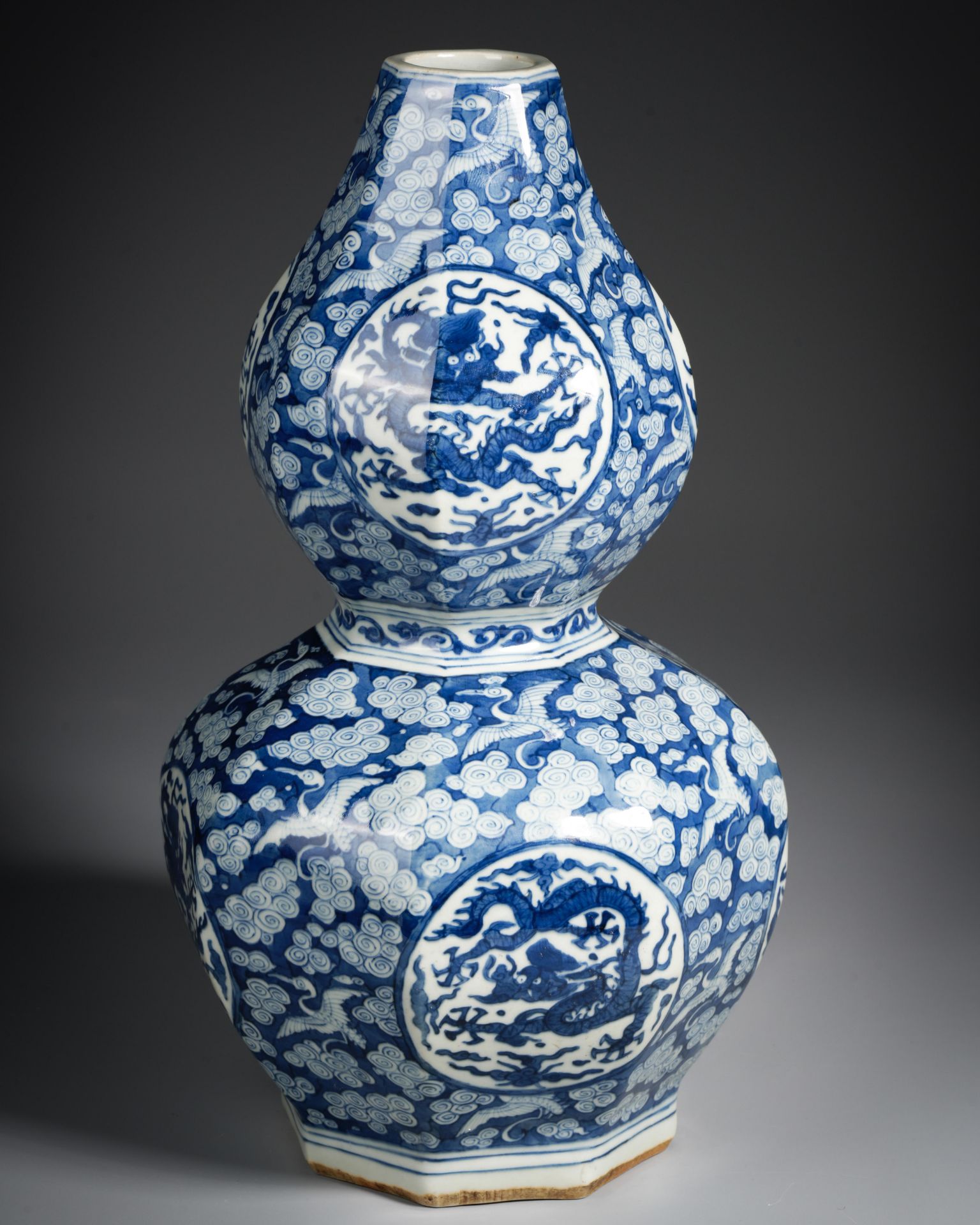 A Chinese Blue and White Dragons Double Gourds Vase - Image 2 of 12