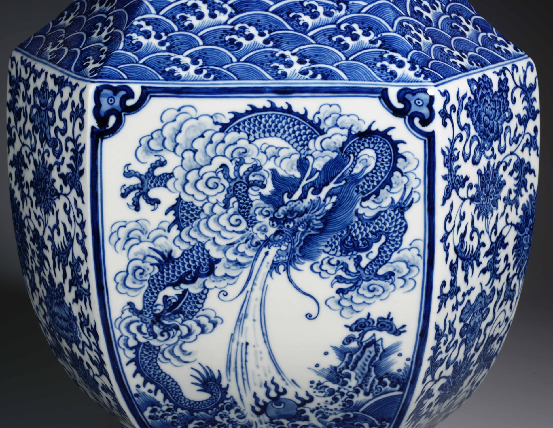 A Chinese Blue and White Dragons Zun Vase - Image 3 of 17