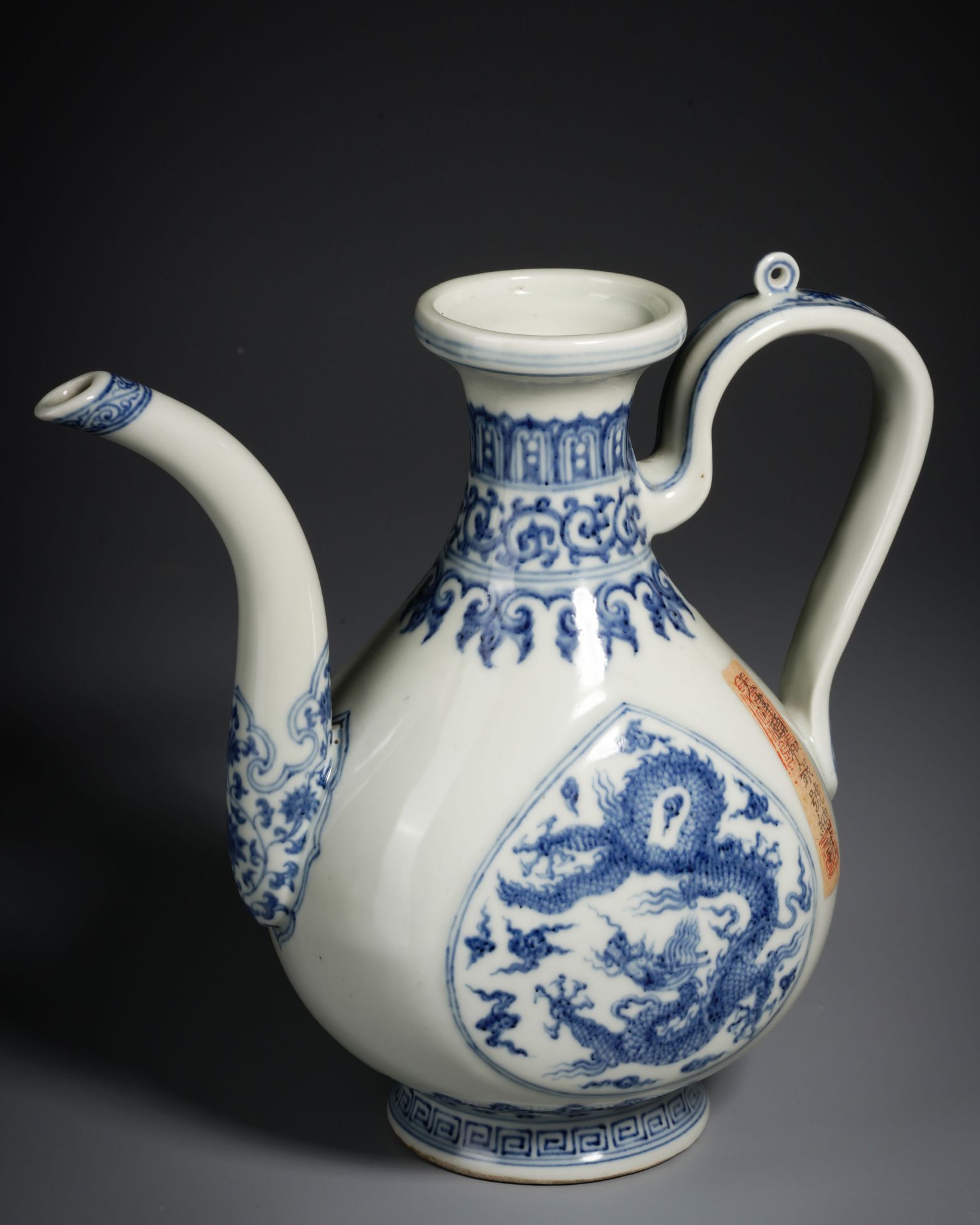 A Chinese Blue and White Dragon Ewer - Image 6 of 12