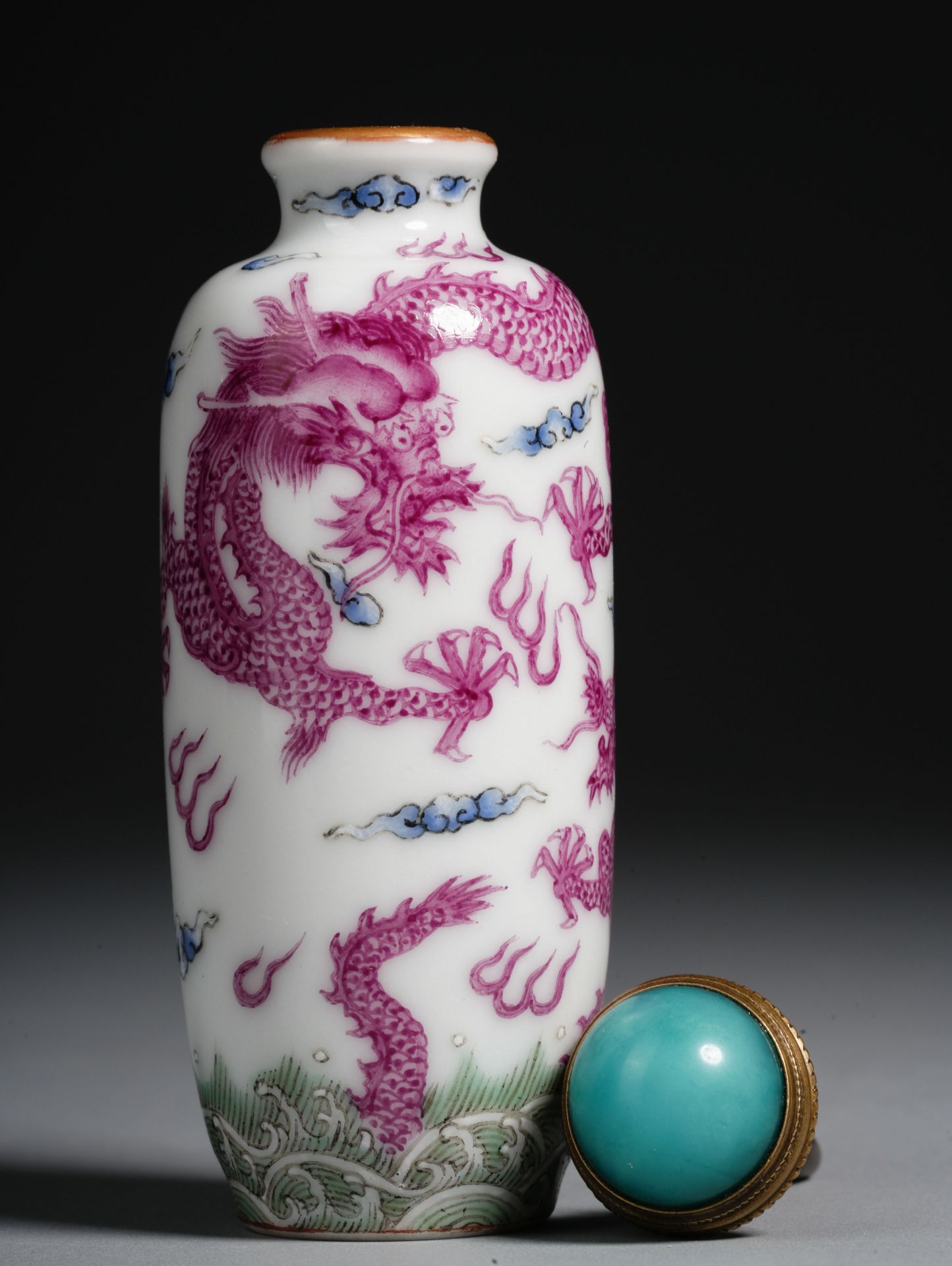 A Chinese Famille Rose Dragon Snuff Bottle - Image 8 of 10
