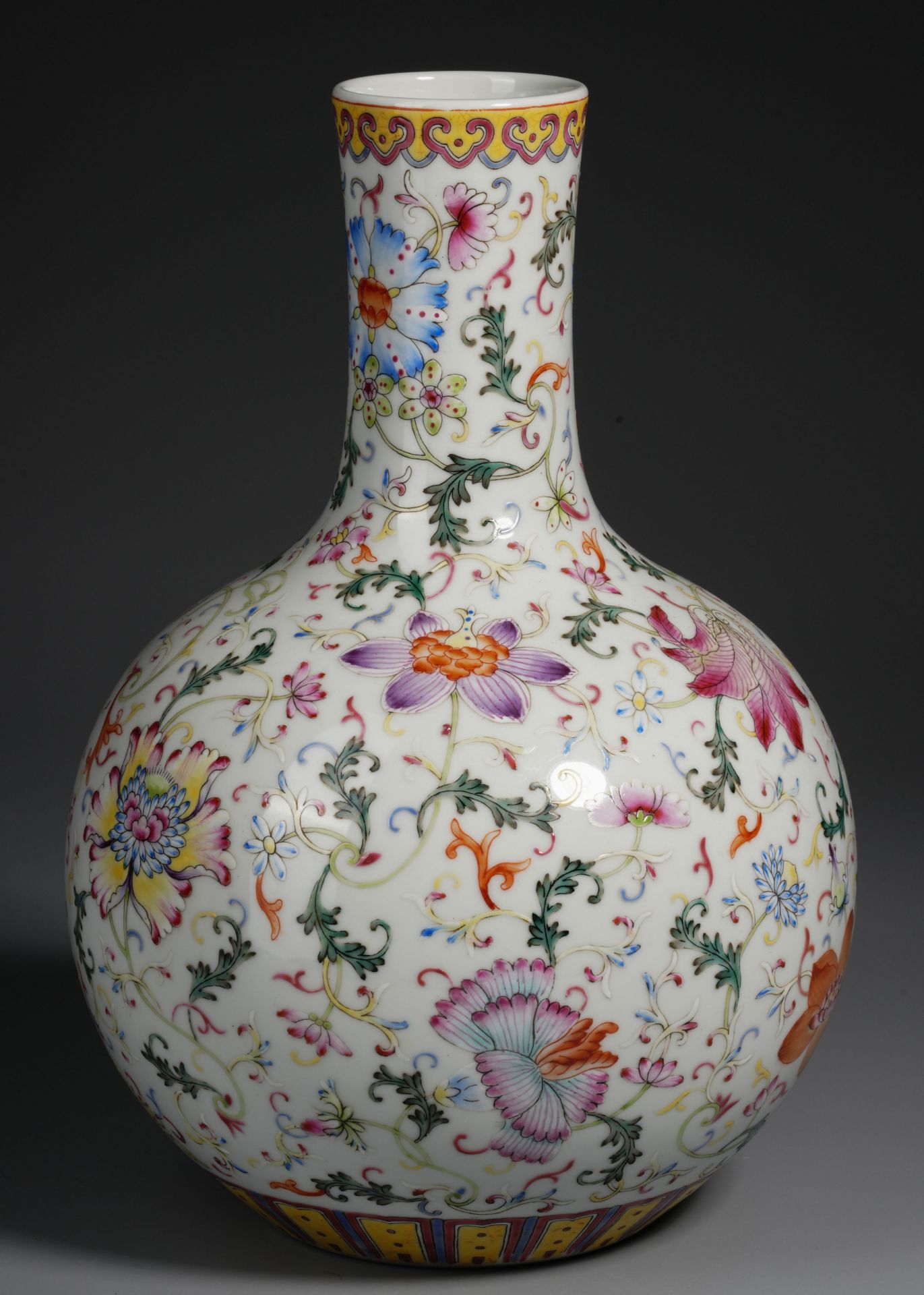 A Chinese Famille Rose Lotus Scrolls Globular Vase - Image 7 of 11