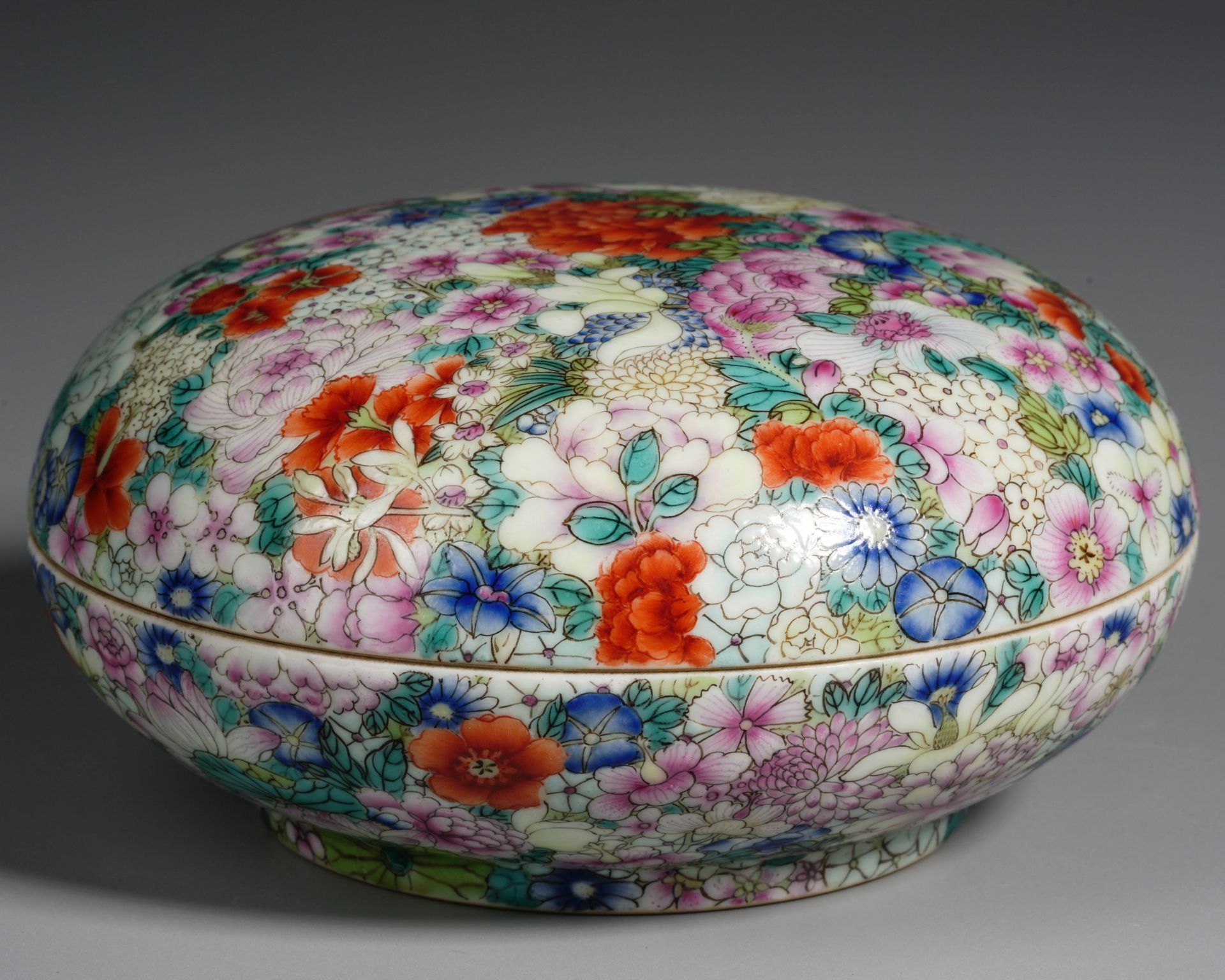 A Chinese Famille Rose Hundred Flowers Pomander Box with Cover - Image 3 of 12