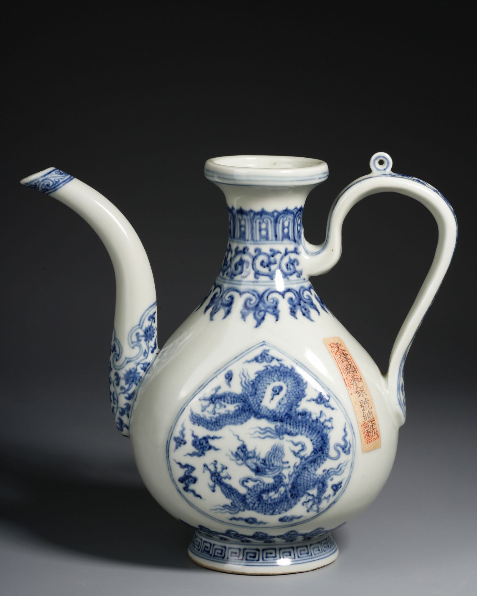 A Chinese Blue and White Dragon Ewer - Image 2 of 12