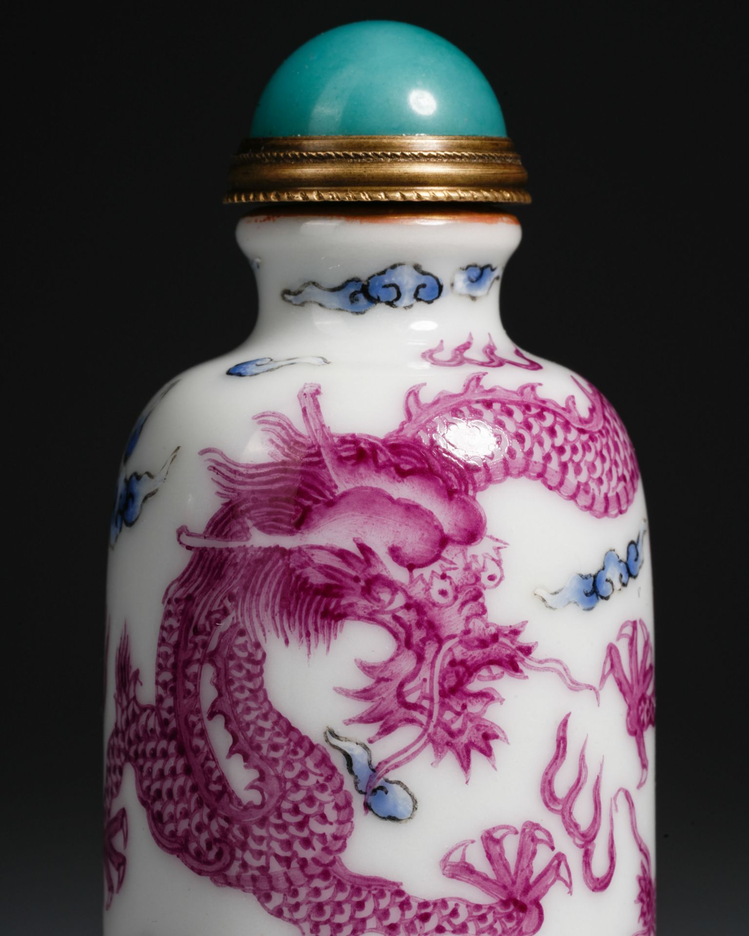 A Chinese Famille Rose Dragon Snuff Bottle - Image 3 of 10
