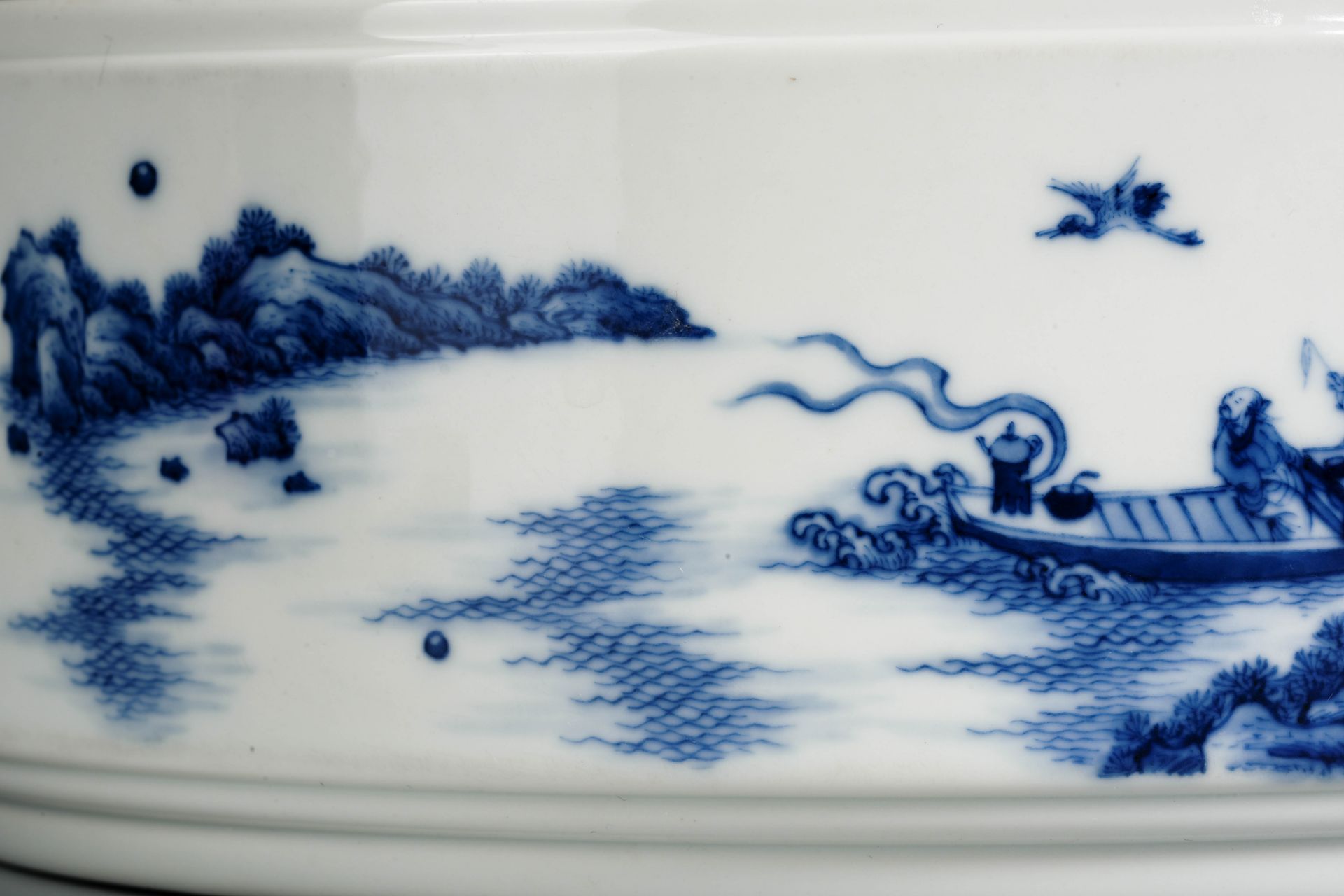 A Chinese Blue and White Landscape Washer - Image 9 of 12