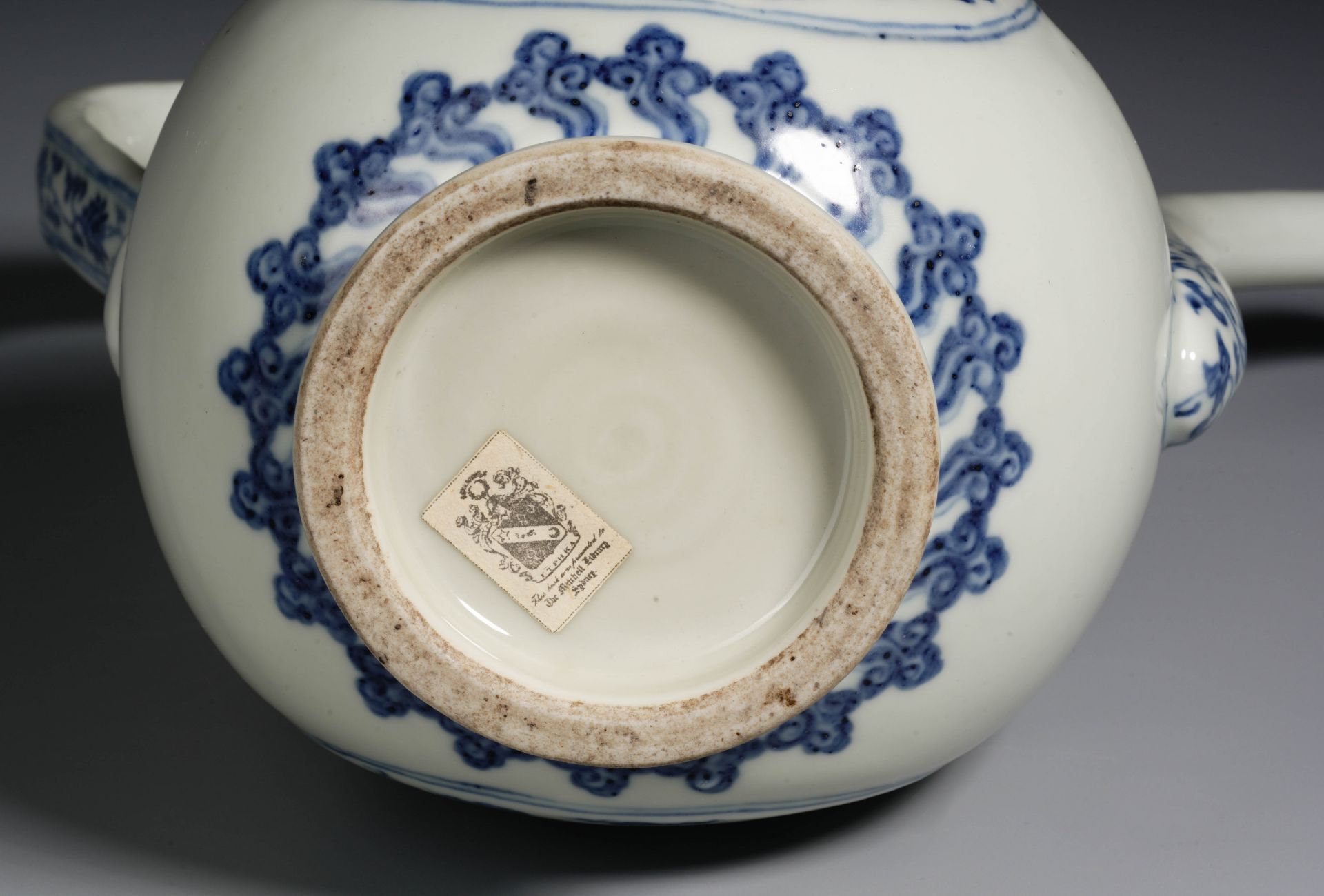 A Chinese Blue and White Dragon Ewer - Image 12 of 12