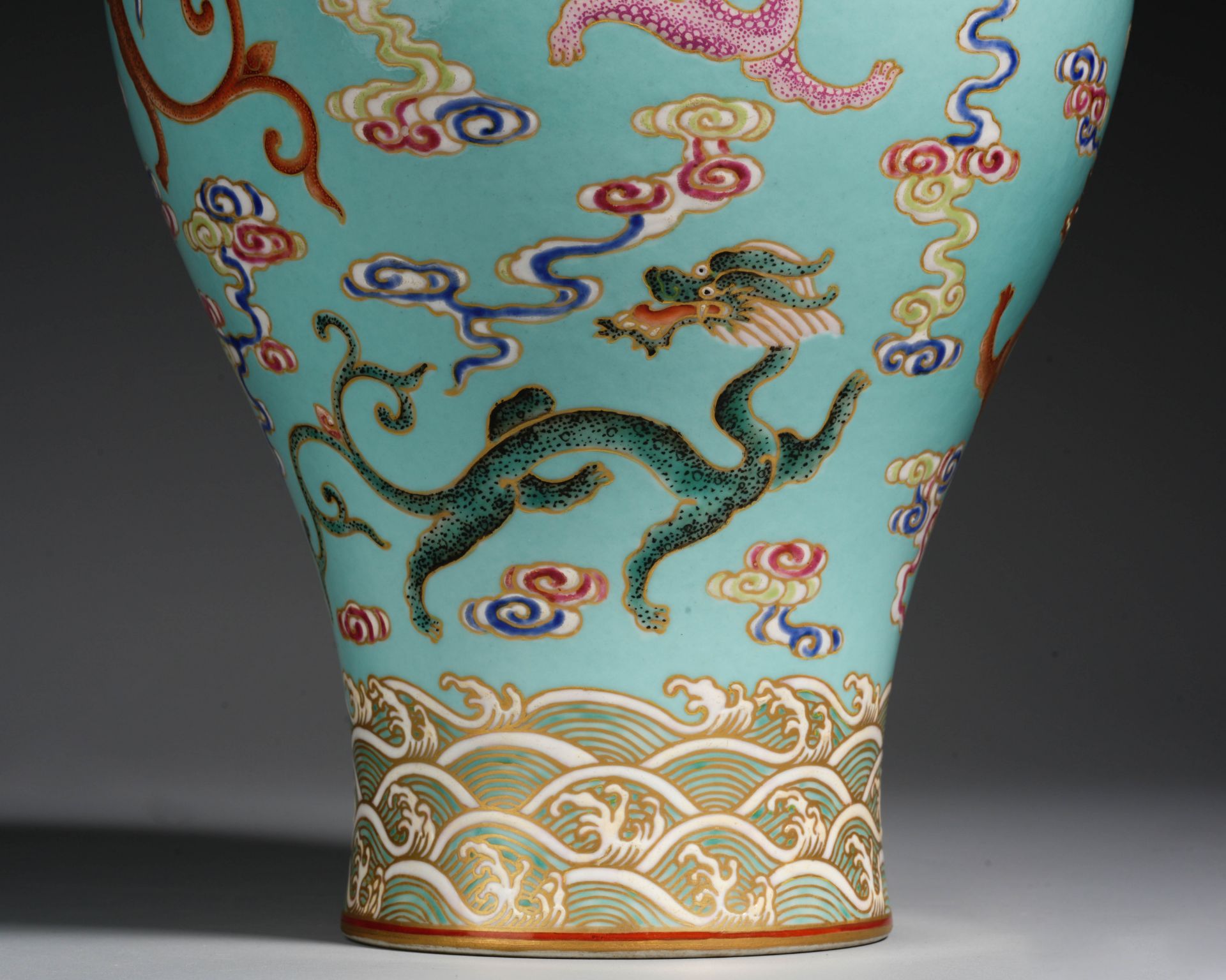 A Chinese Famille Rose and Gilt Chilong Vase - Image 9 of 12