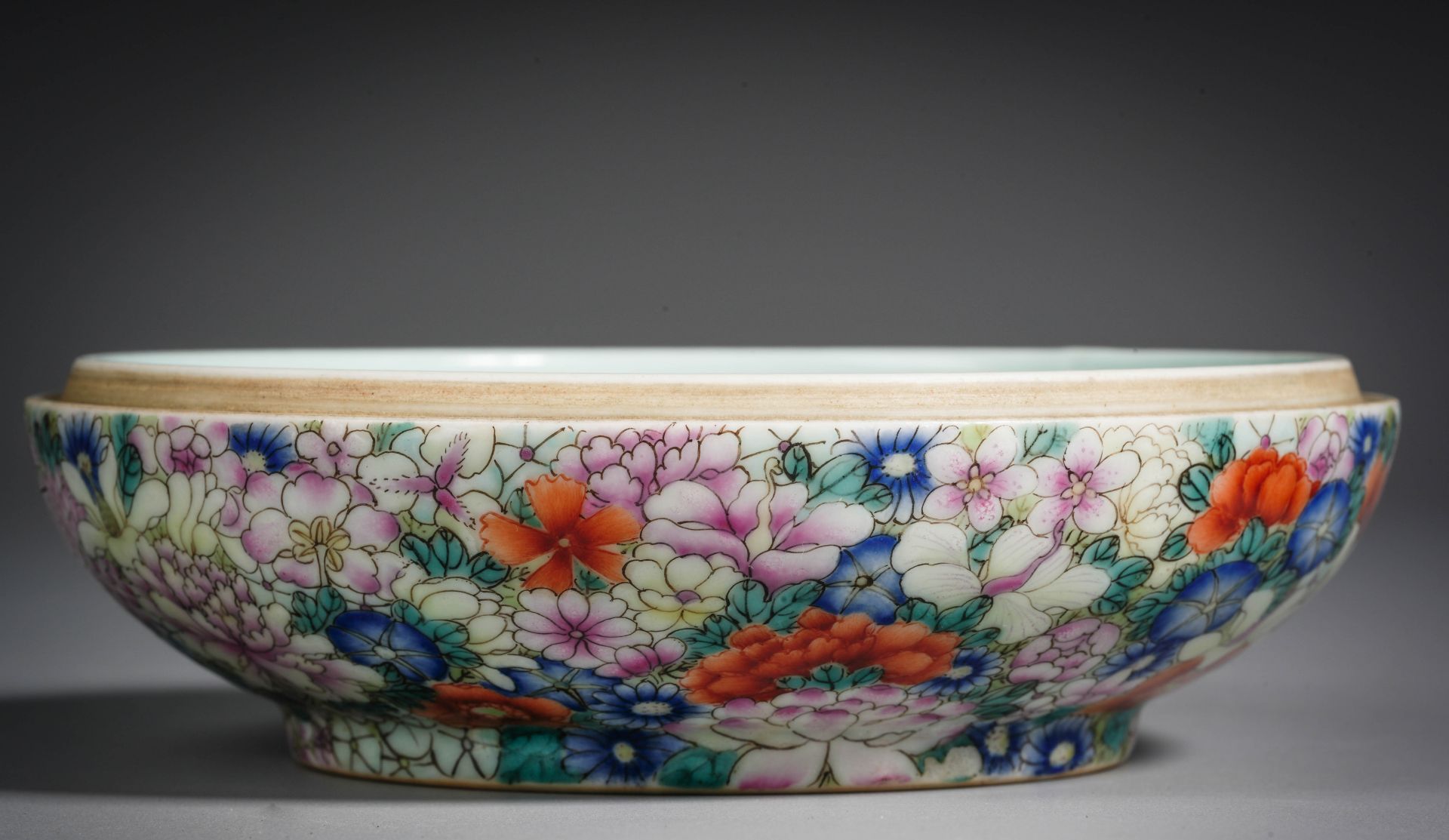 A Chinese Famille Rose Hundred Flowers Pomander Box with Cover - Image 8 of 12