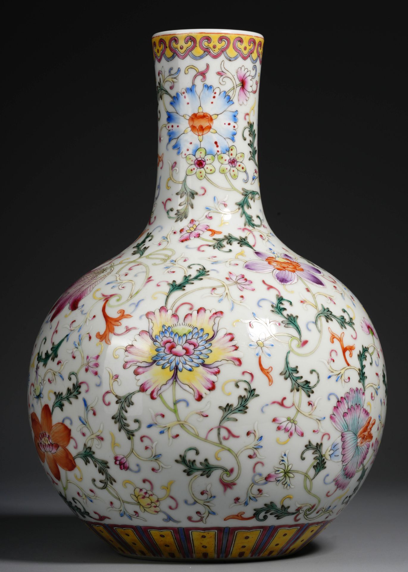 A Chinese Famille Rose Lotus Scrolls Globular Vase - Image 5 of 11