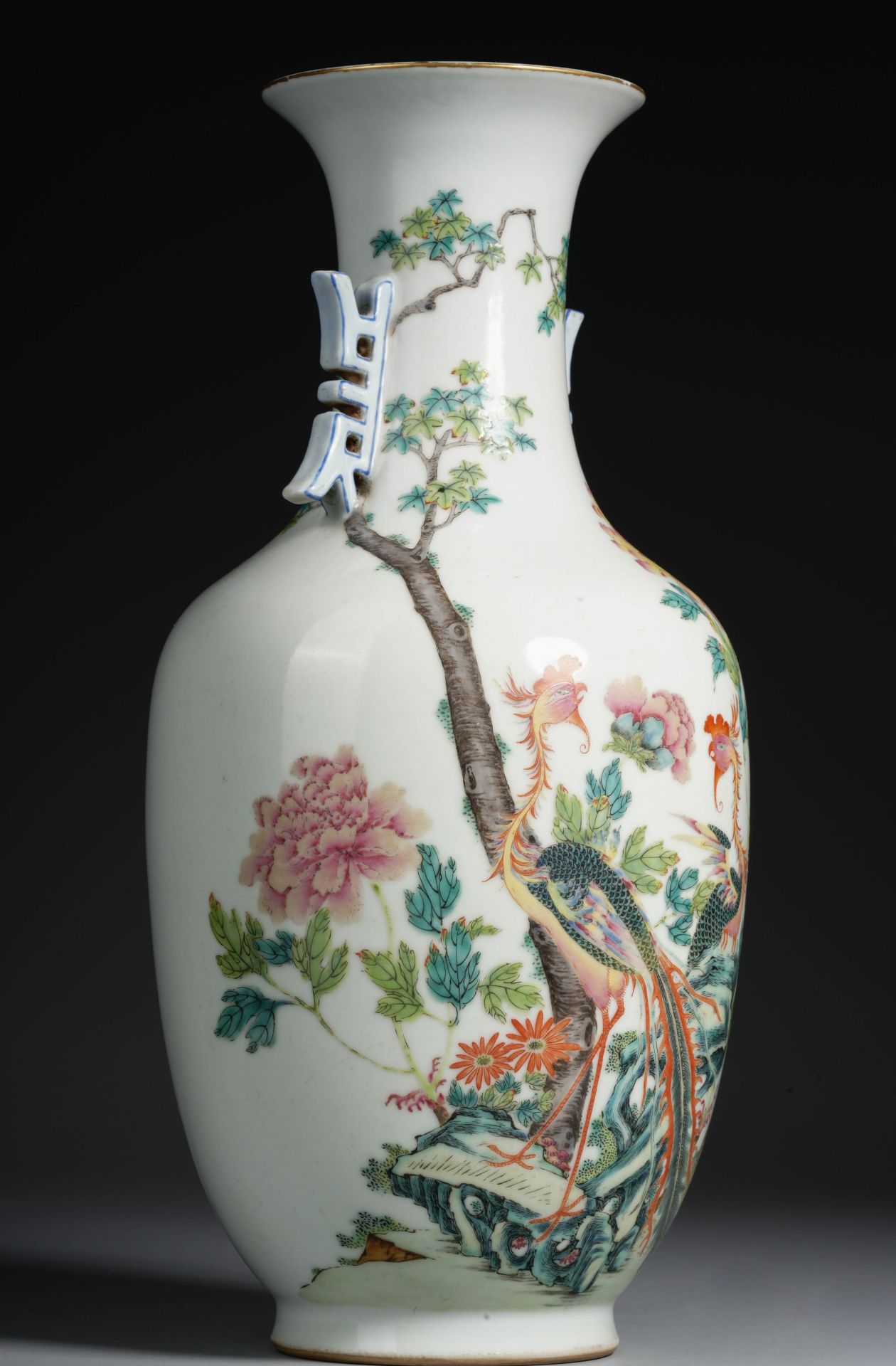 A Chinese Famille Rose Peony Vase - Image 6 of 11