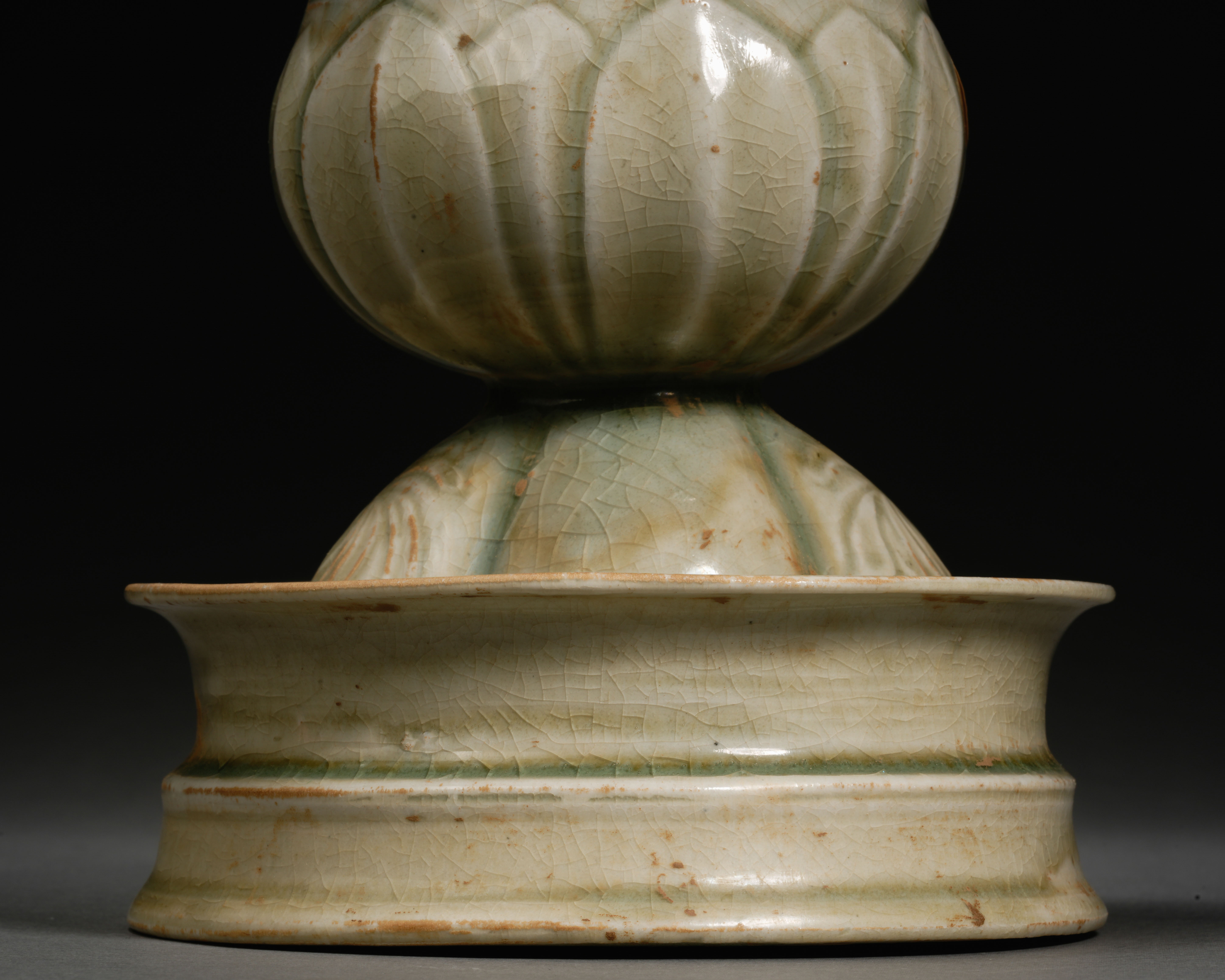 A Chinese Celadon Glaze Pottery Incense Burner - Image 4 of 12