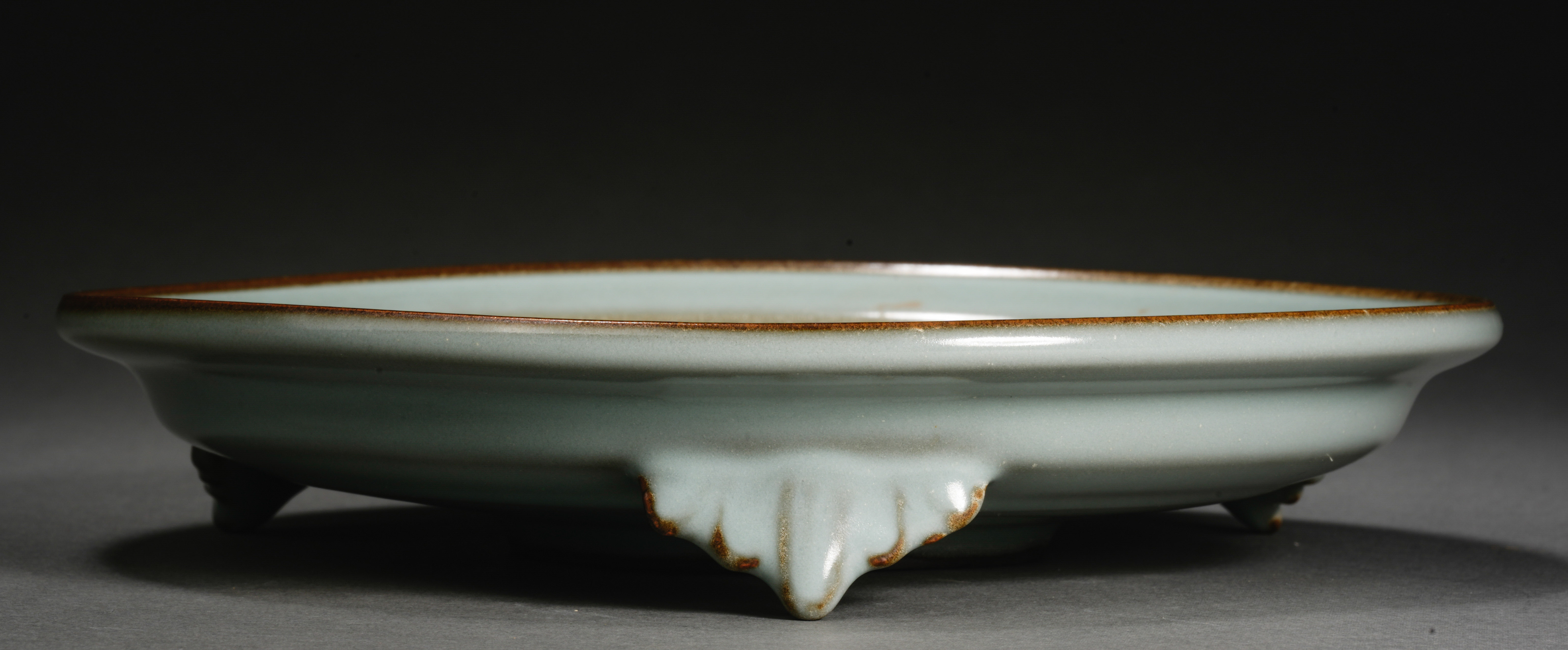 A Chinese Guan-ware Plate - Image 4 of 9