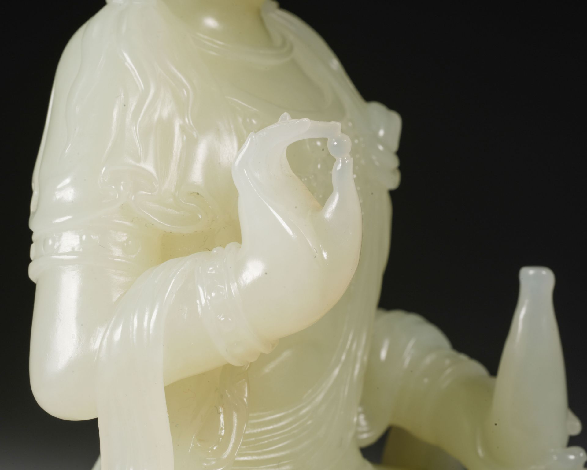 A Set of Chinese Carved White Jade Seated Guanyin - Image 14 of 22