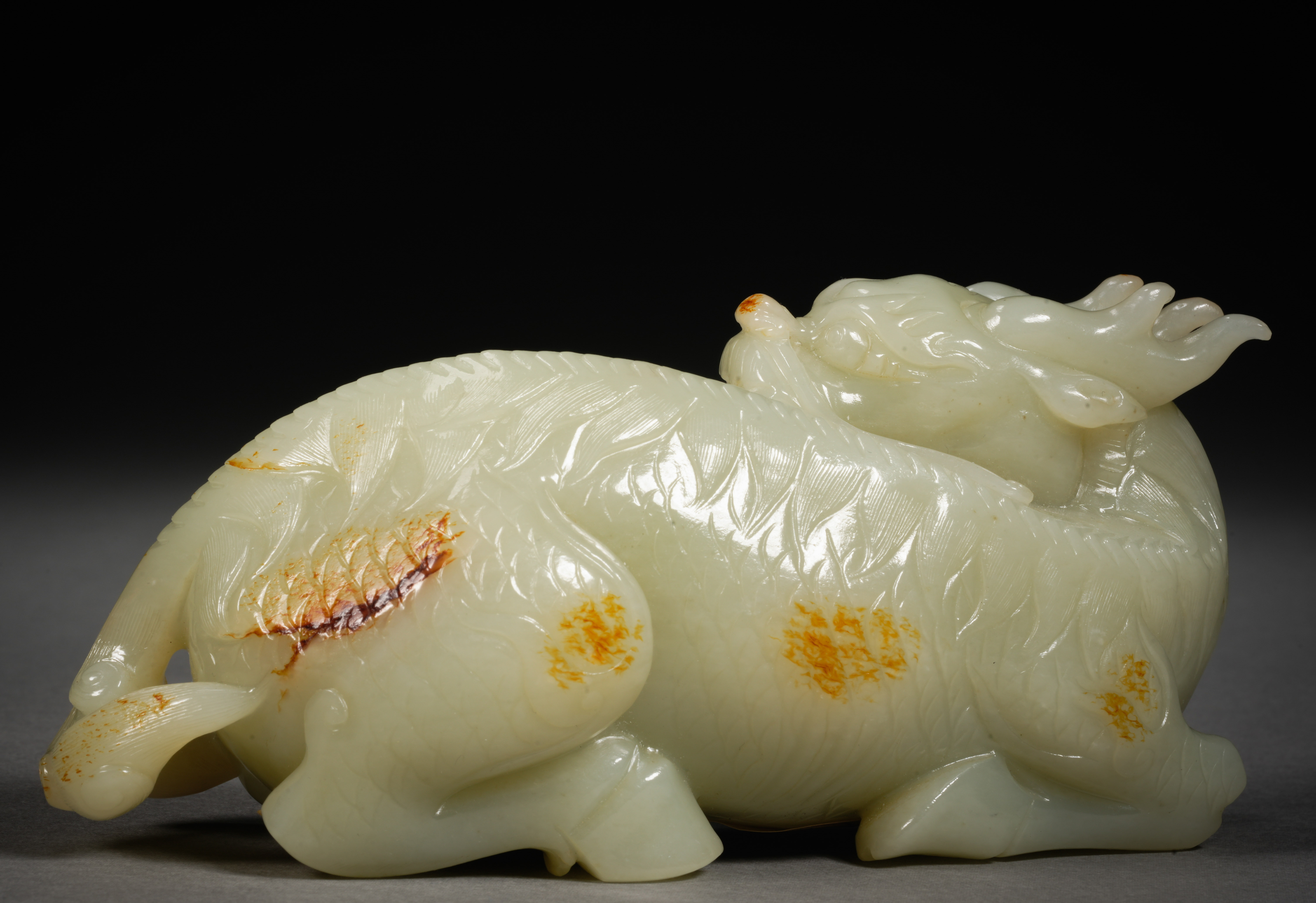 A Chinese Carved Jade Dragon Decoration - Image 5 of 8