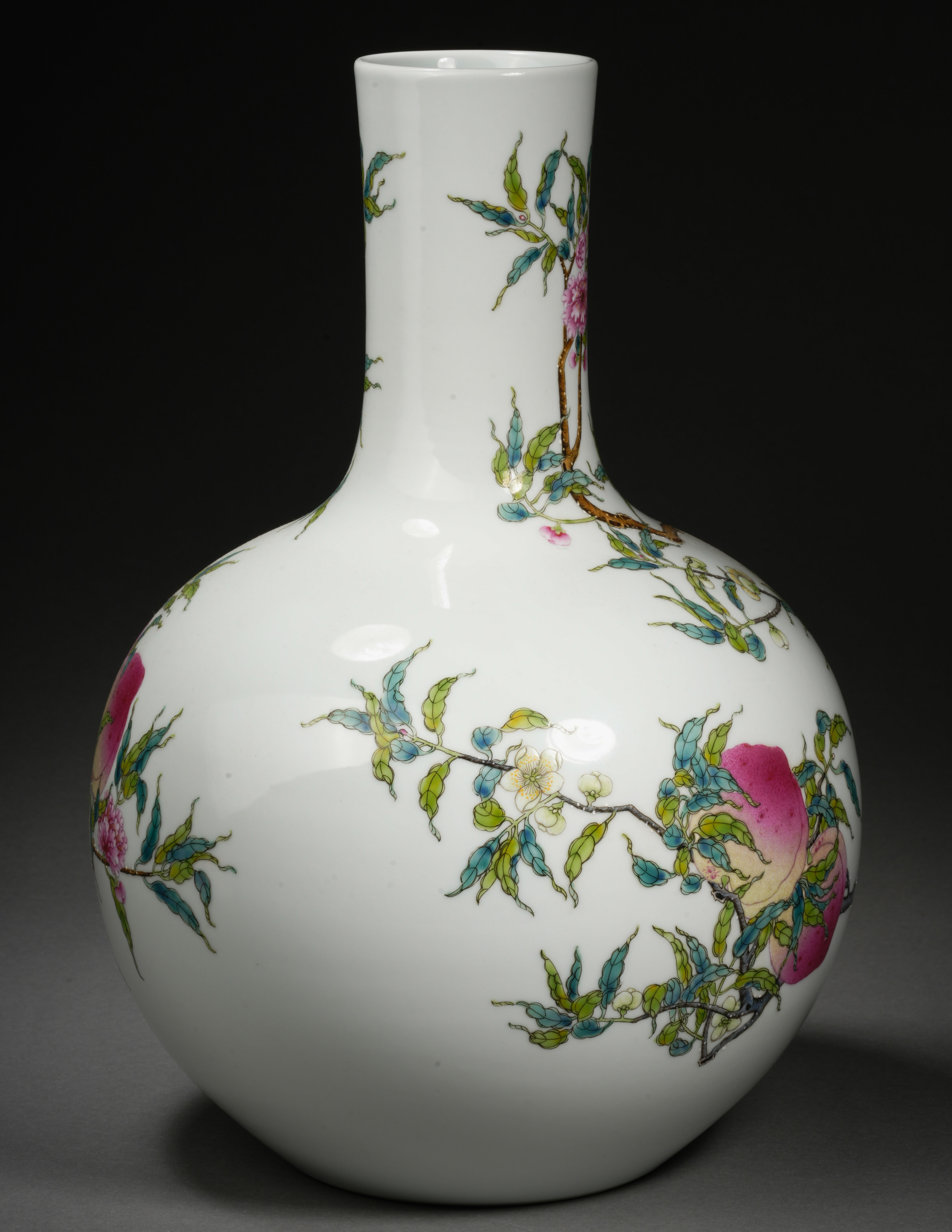 A Chinese Famille Rose Peaches Globular Vase - Image 8 of 11