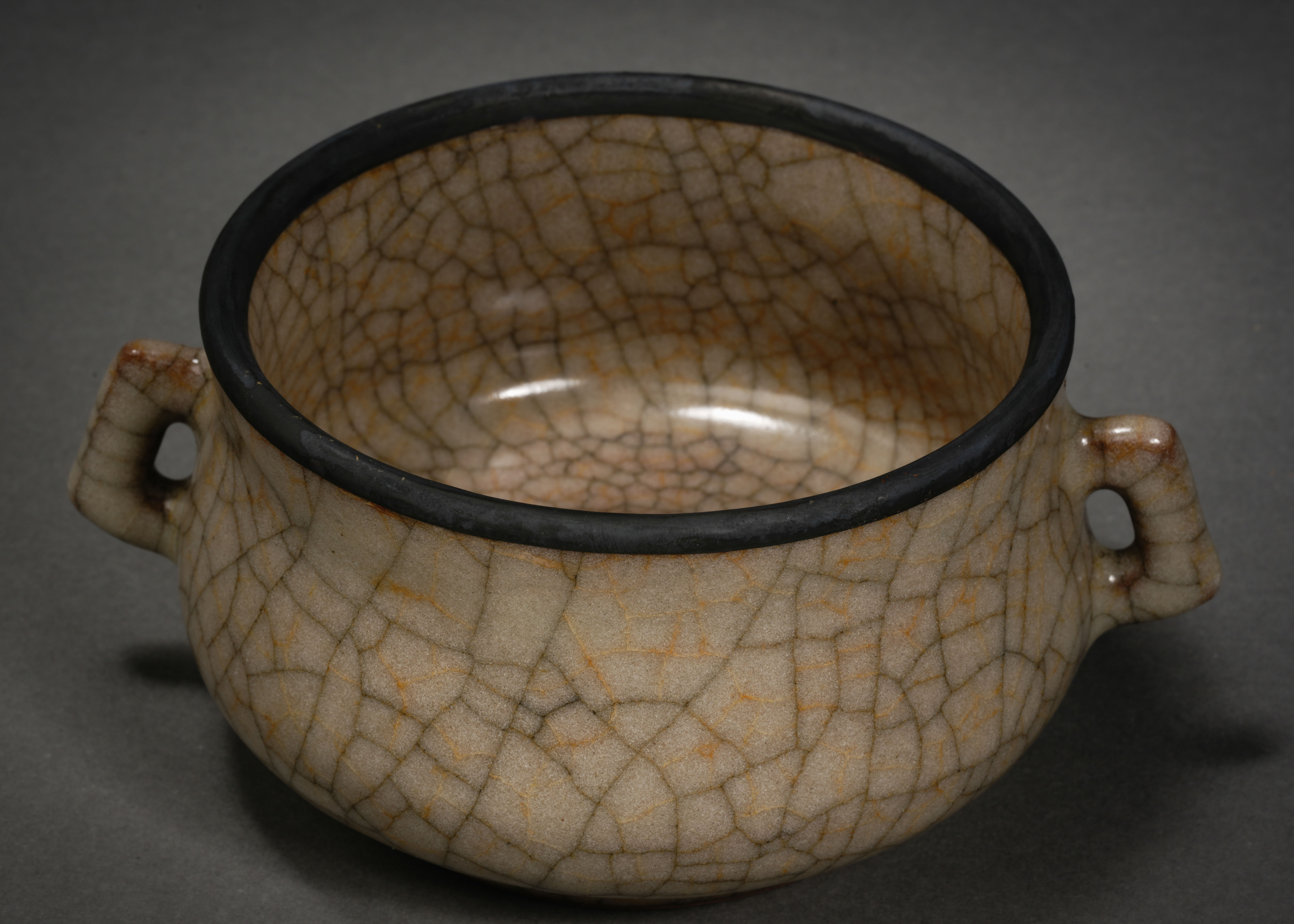 A Chinese Ge-ware Crackle Censer - Image 5 of 8