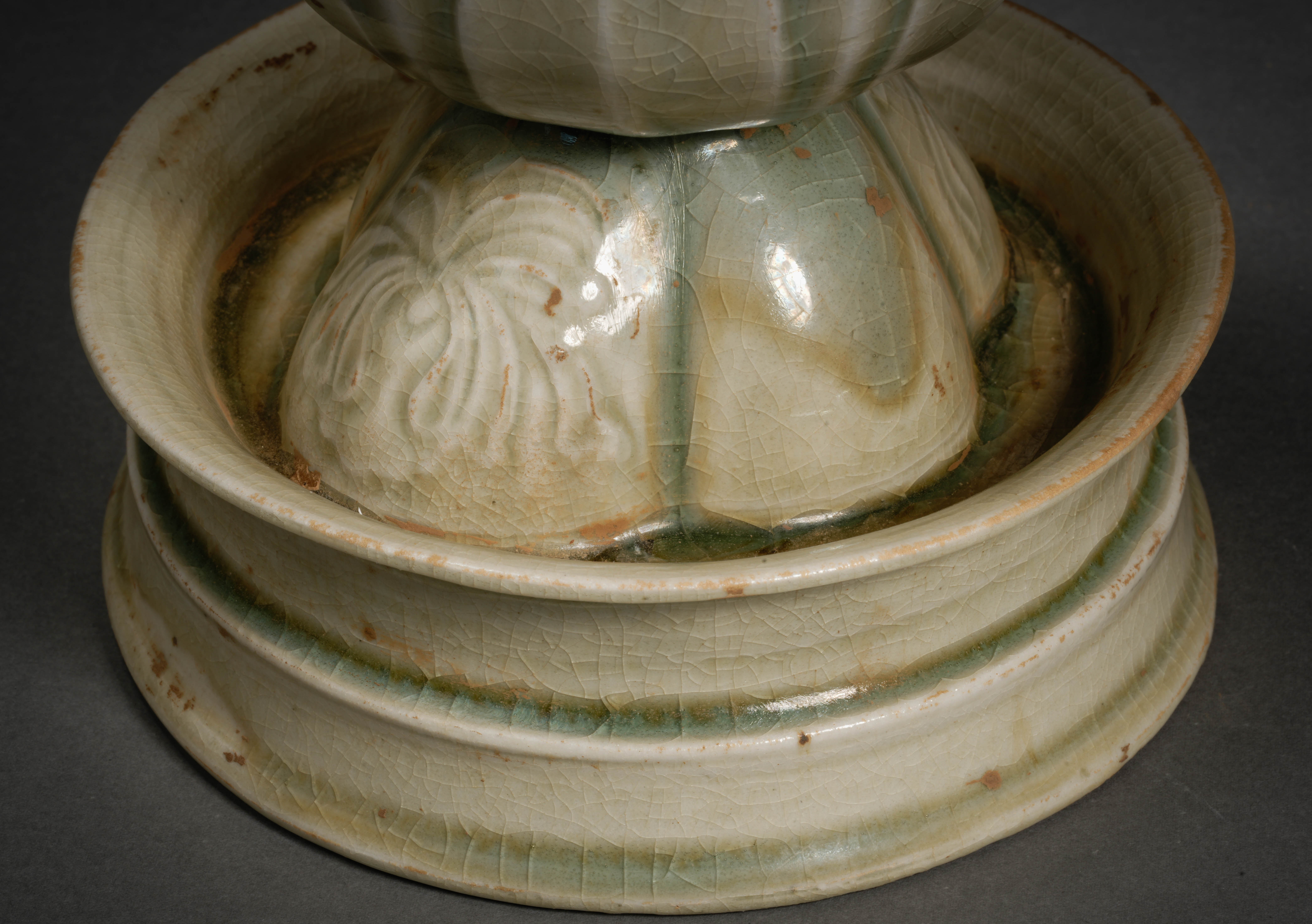 A Chinese Celadon Glaze Pottery Incense Burner - Image 10 of 12