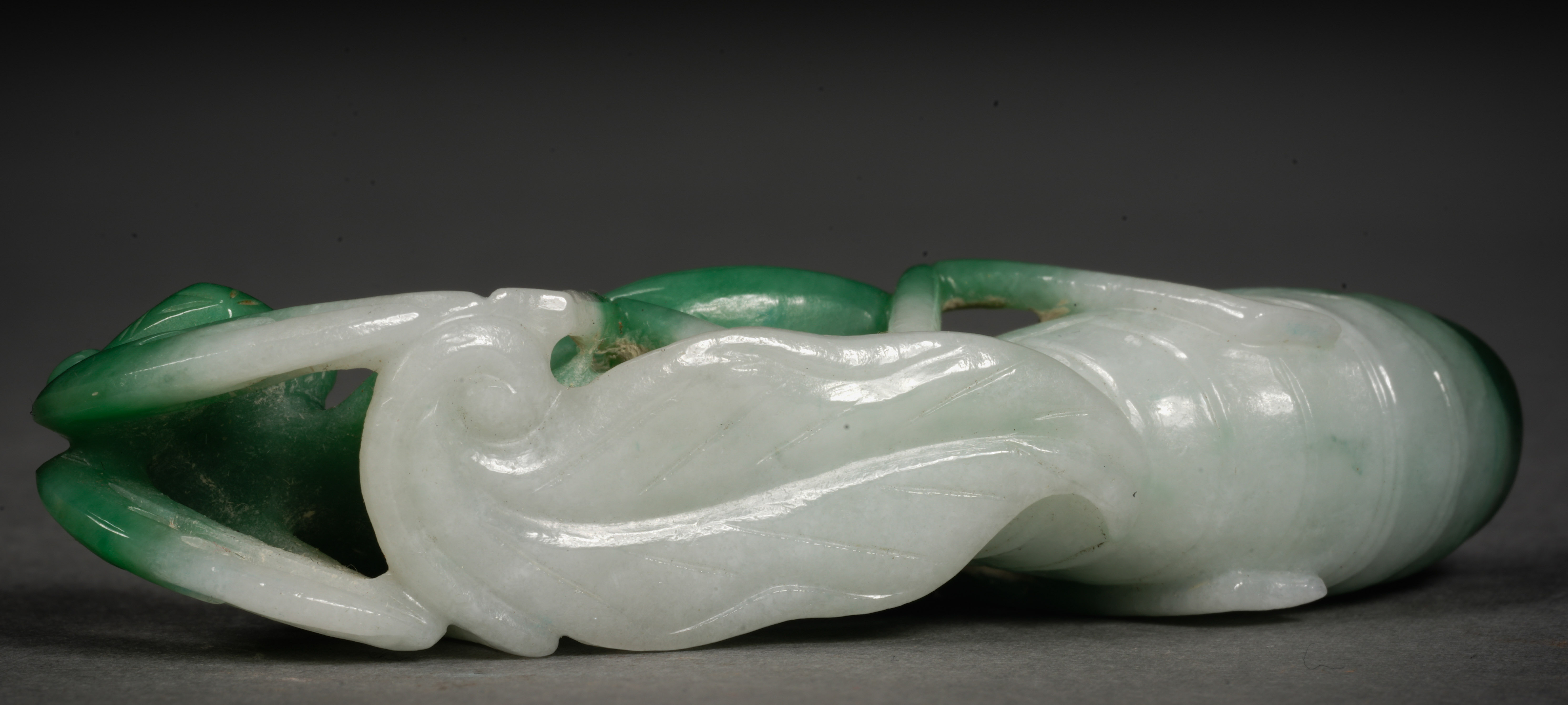 A Chinese Carved Jadeite Decoration - Image 6 of 13