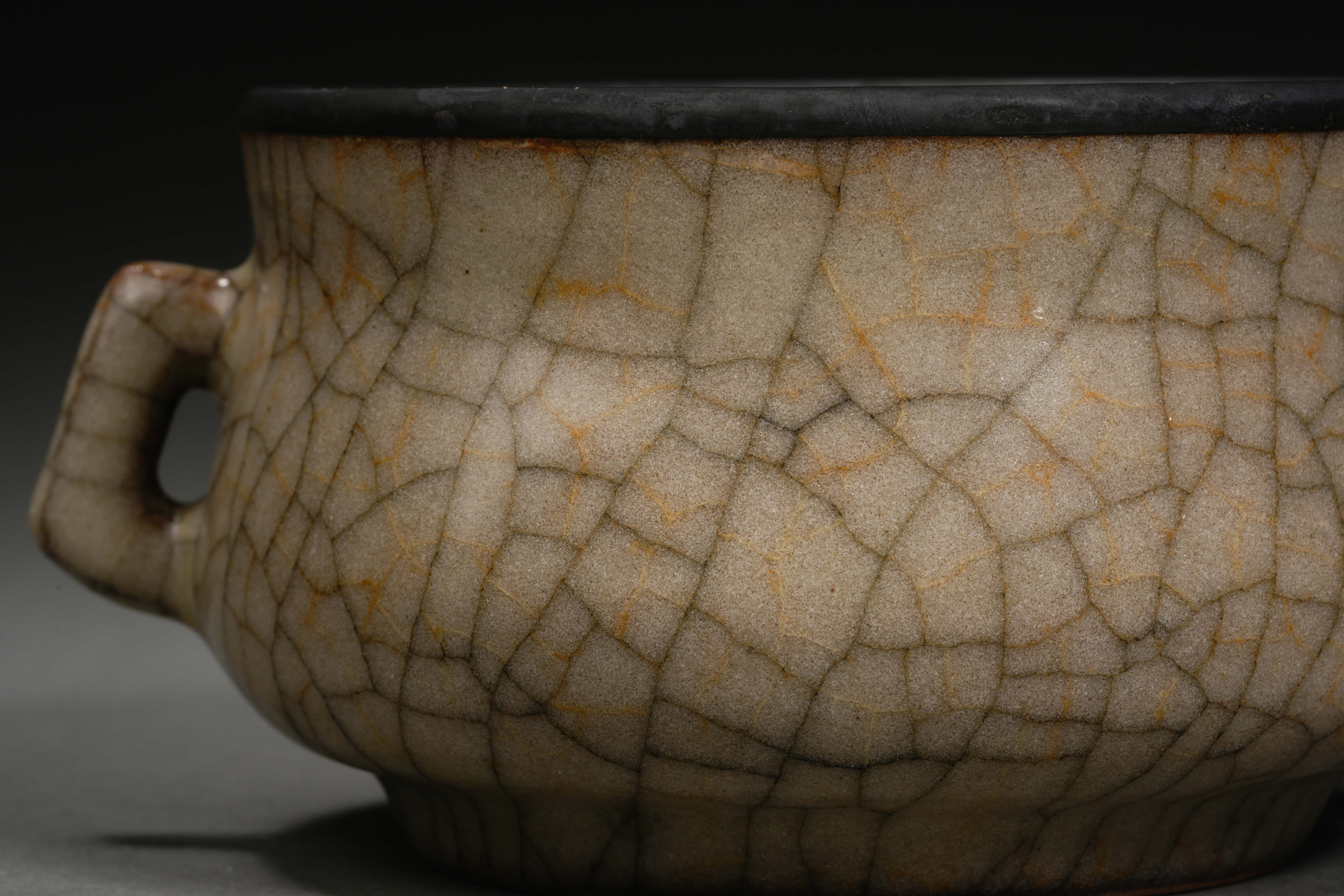 A Chinese Ge-ware Crackle Censer - Image 4 of 8